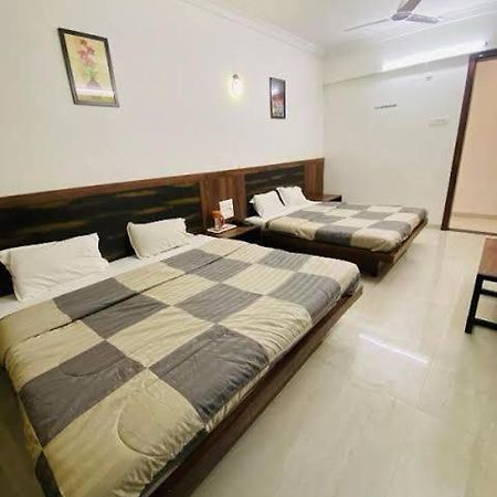 Hotel Shree Sai Ширди Екстериор снимка