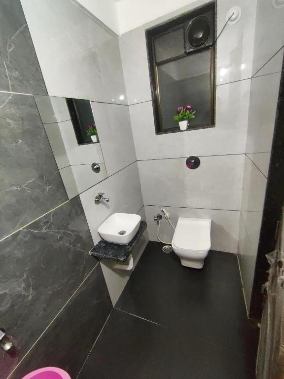 Hotel Shree Sai Ширди Екстериор снимка